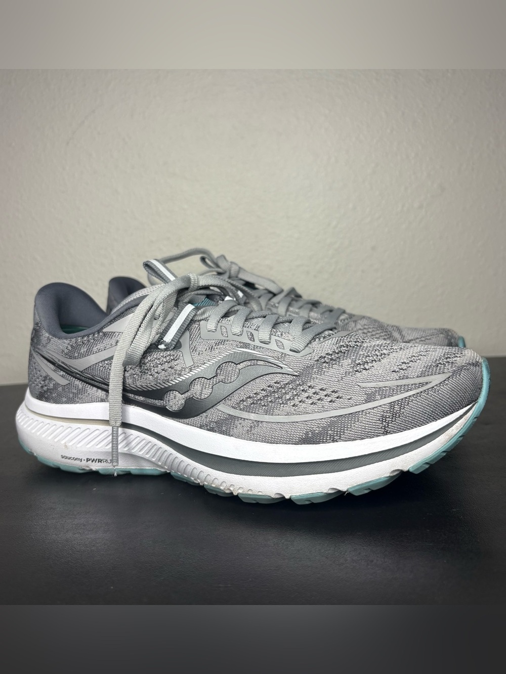 Women’s Saucony Omni 21 Wide Alloy Rainfall Running Shoes Gray Size 8.5
